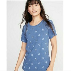 Old Navy Horseshoe tee